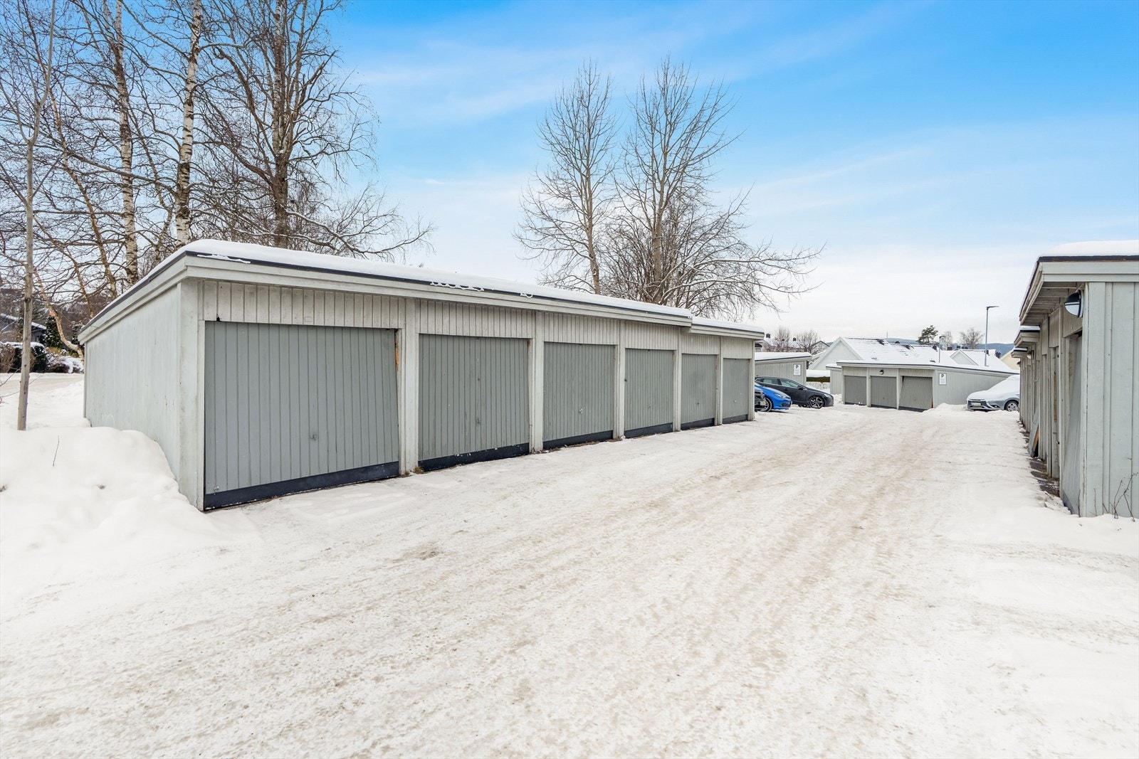 Parkering i garasje i rekke på BRA-e 14 m². Galleribilde