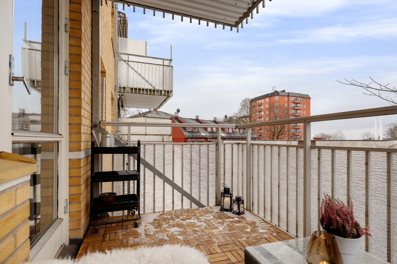 Vestvendt med gode solforhold. Galleribilde