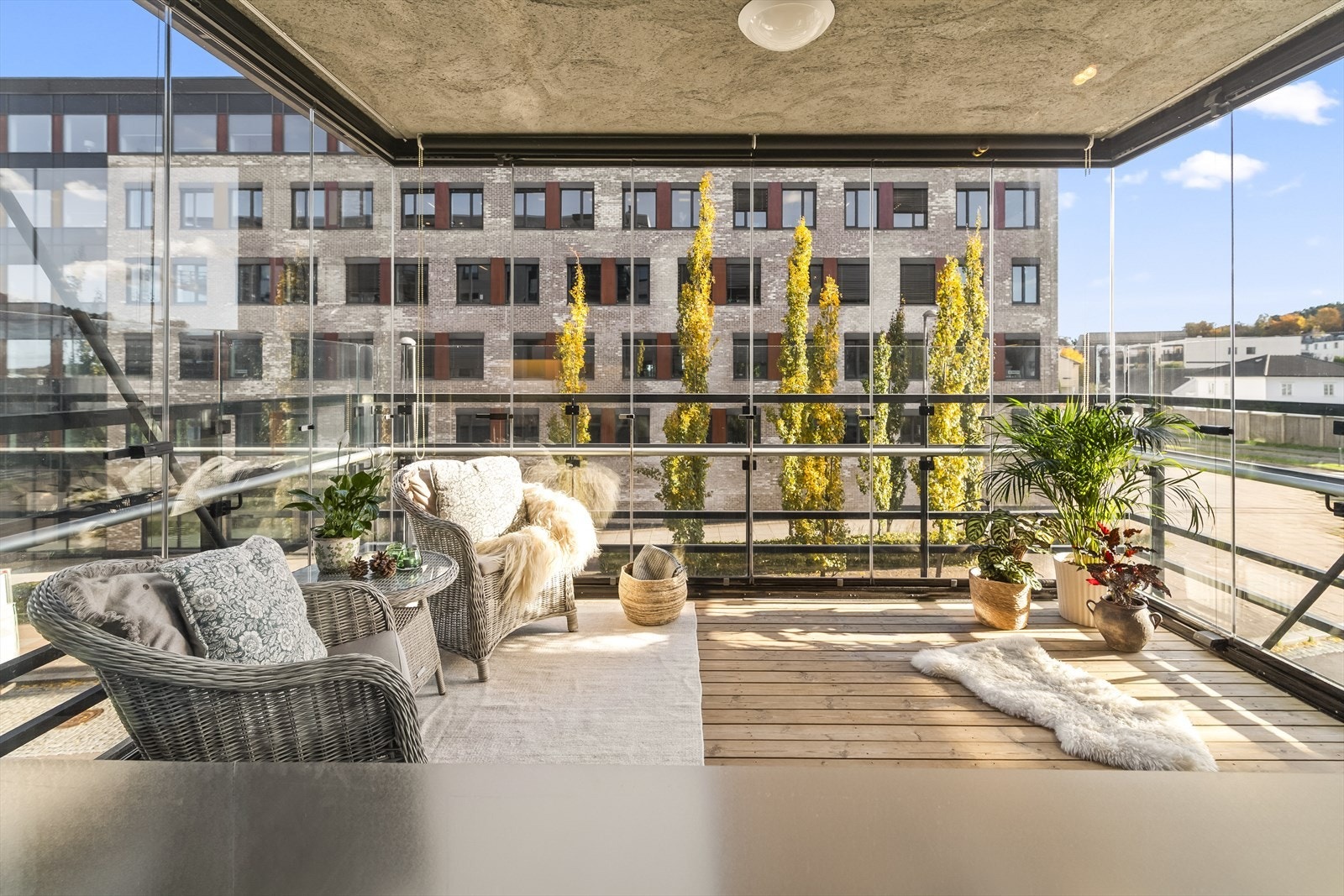 Innglasset balkongen er romslig og er på 10 kvm. Galleribilde