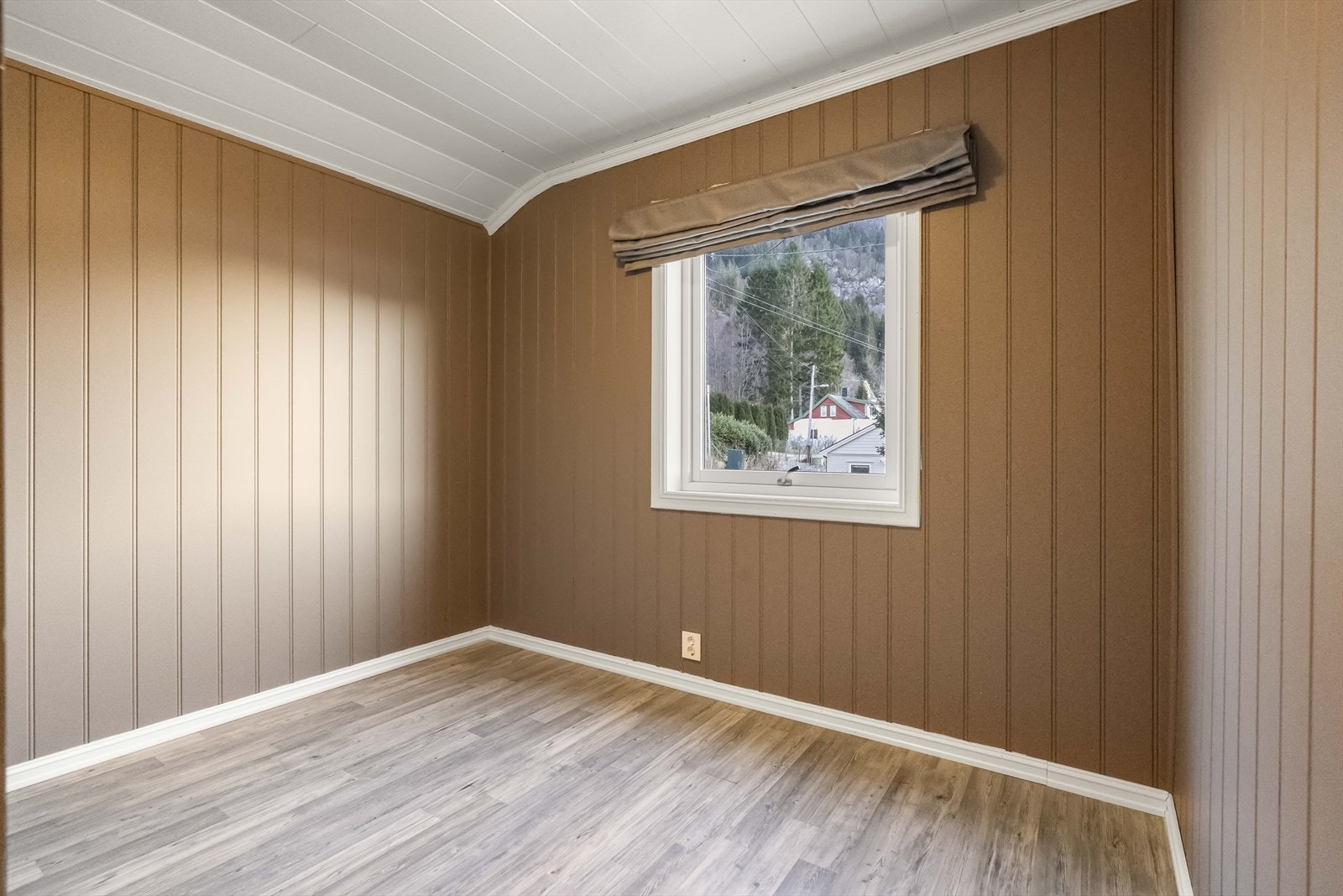 Soverom 1 av 3 på hovudplan Galleribilde