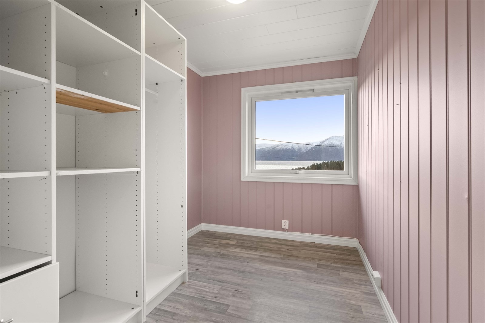 Soverom 2 av 3 på hovudplan Galleribilde