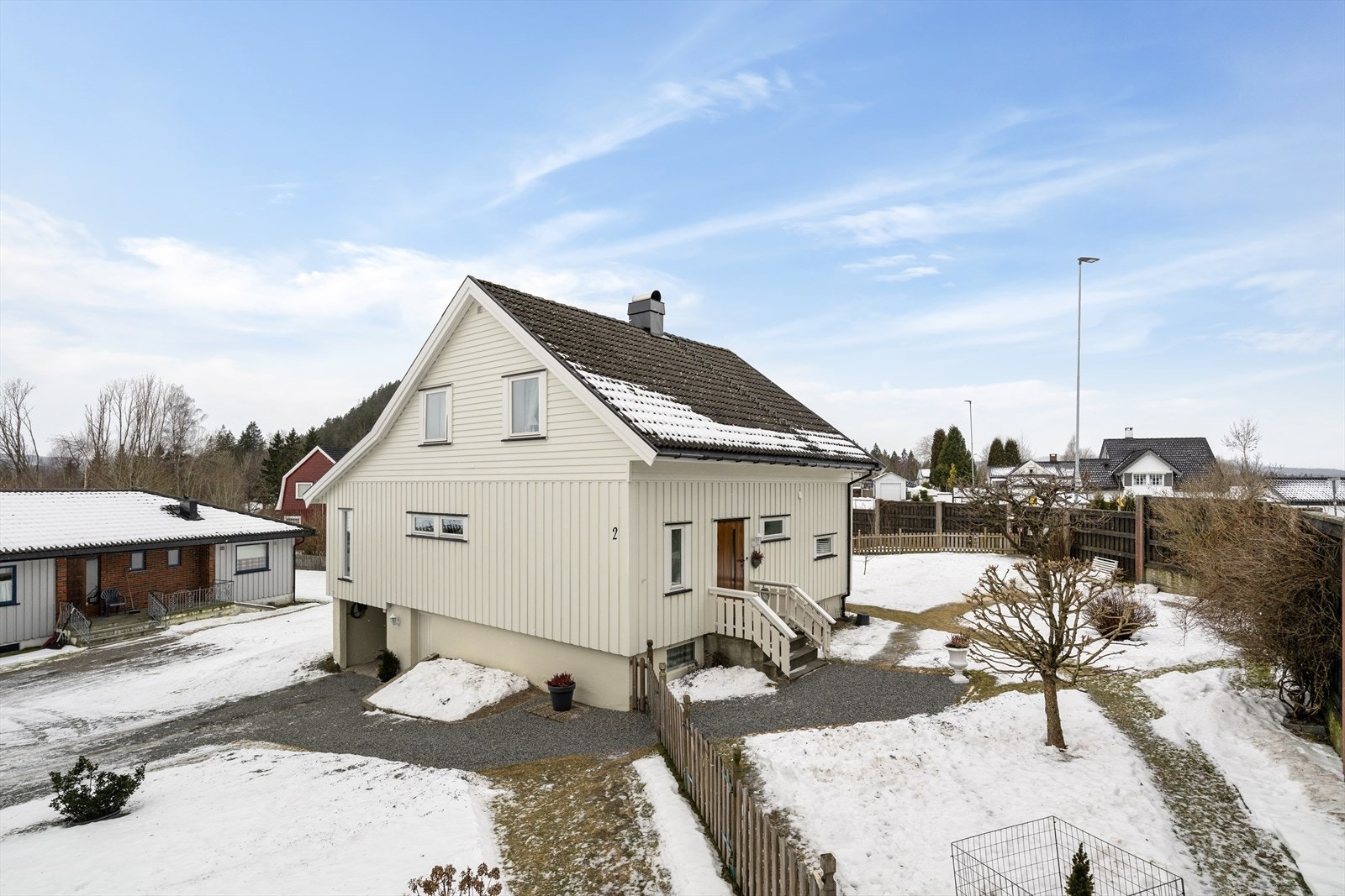 Eiendomsmegler Espen Thoresen presenterer Flyplassvegen 2!
Foto: Inbovi Galleribilde