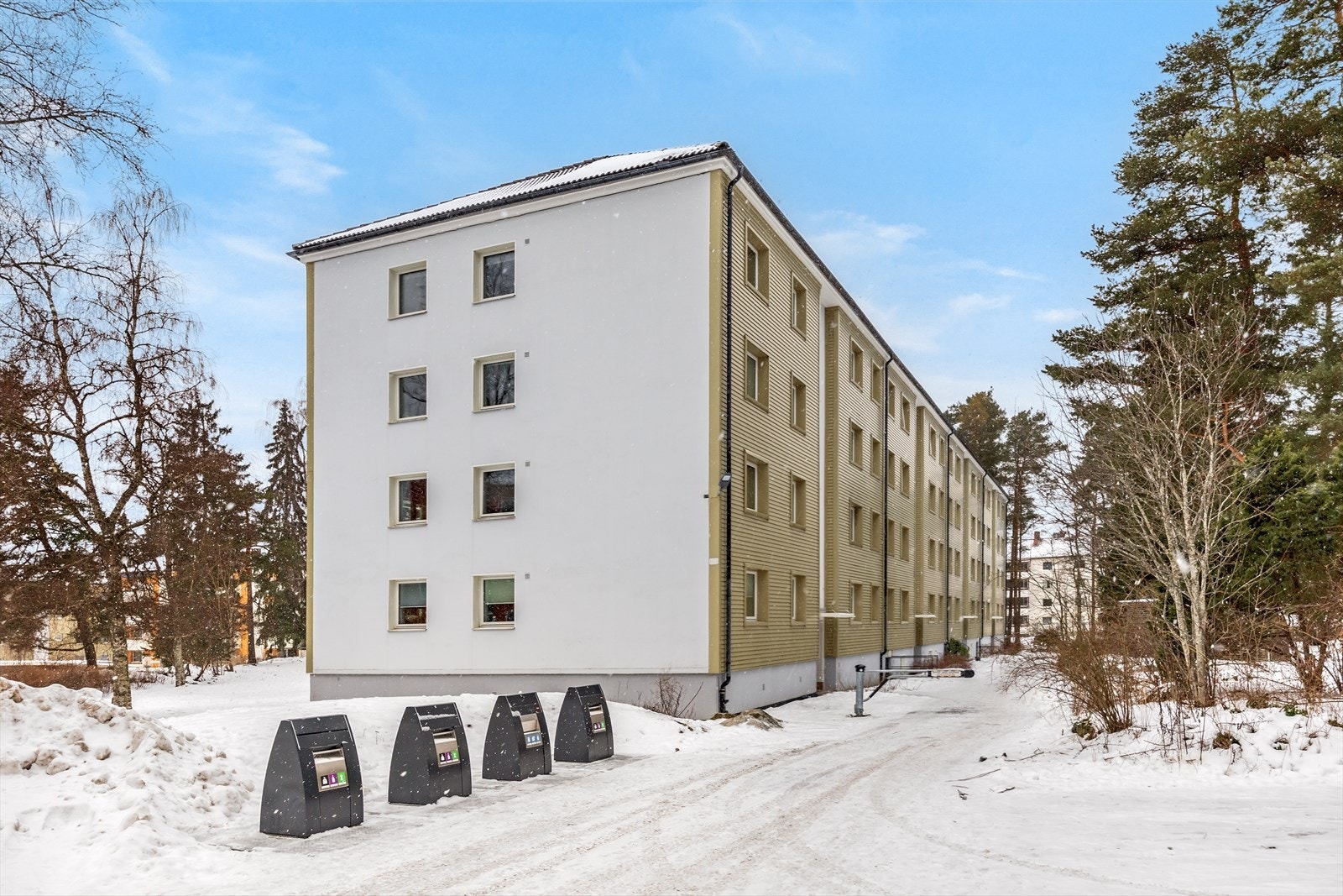 Leiligheten ligger i et populært og barnevennlig boligområde på Oppsal. Galleribilde