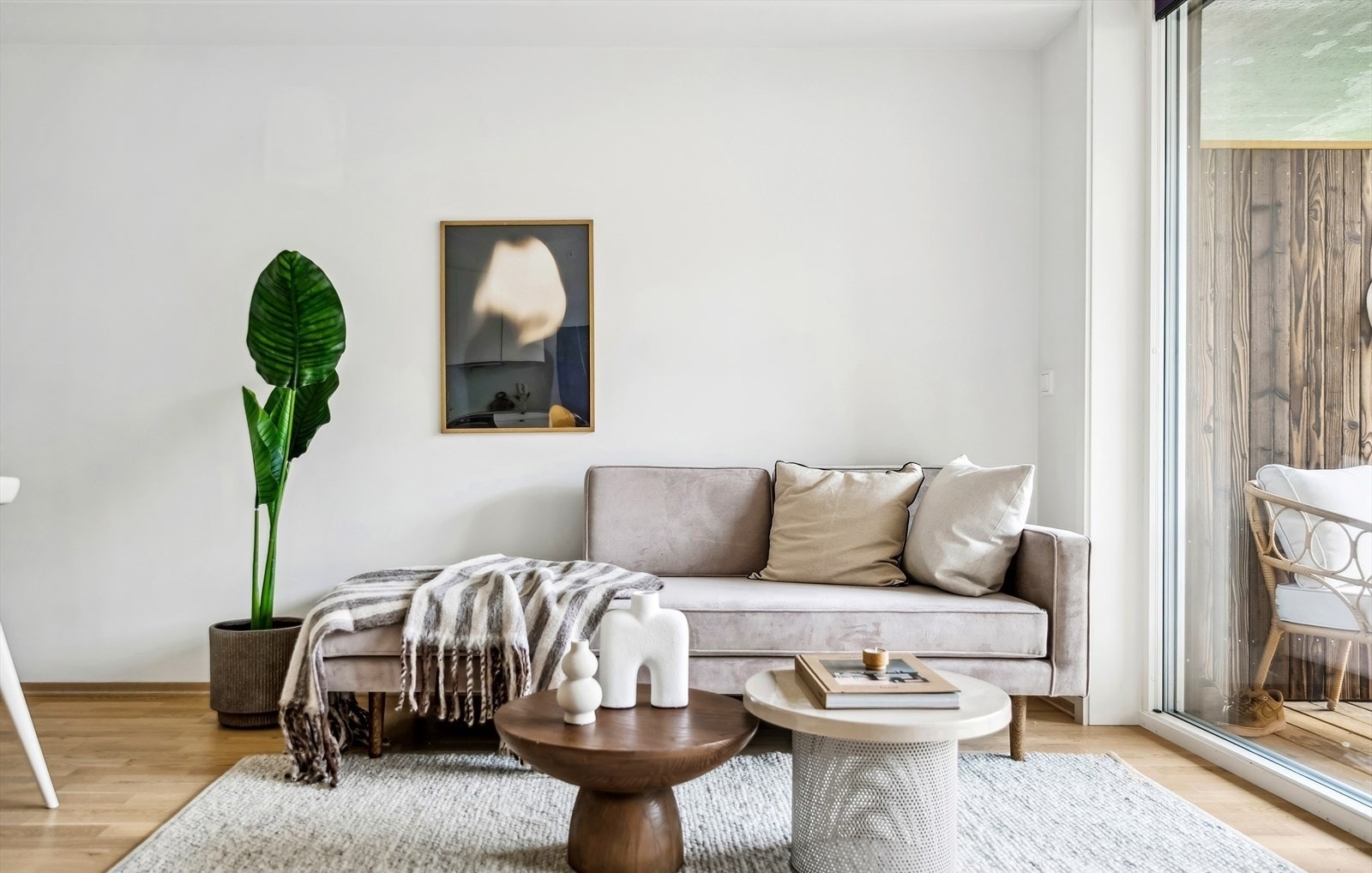 Nyere og moderne 1-roms fra 2023 med en svært attraktiv og sentral beliggenhet, nær alt du trenger i hverdagen Galleribilde