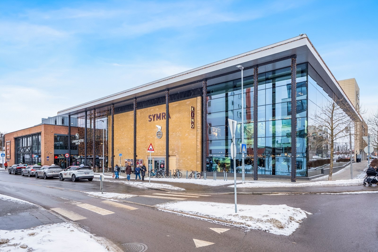 Her bor du sentralt, med umiddelbar nærhet til Lambertseter senter. Galleribilde