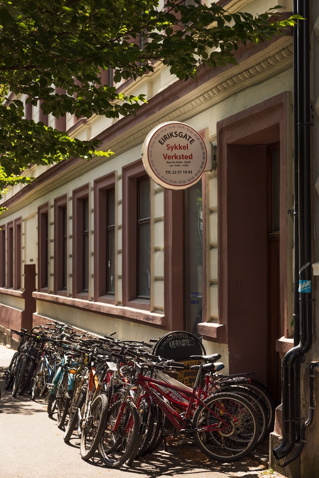 Eiriksgate sykkelverksted ligger like ved og er populært brukt av de lokale Galleribilde