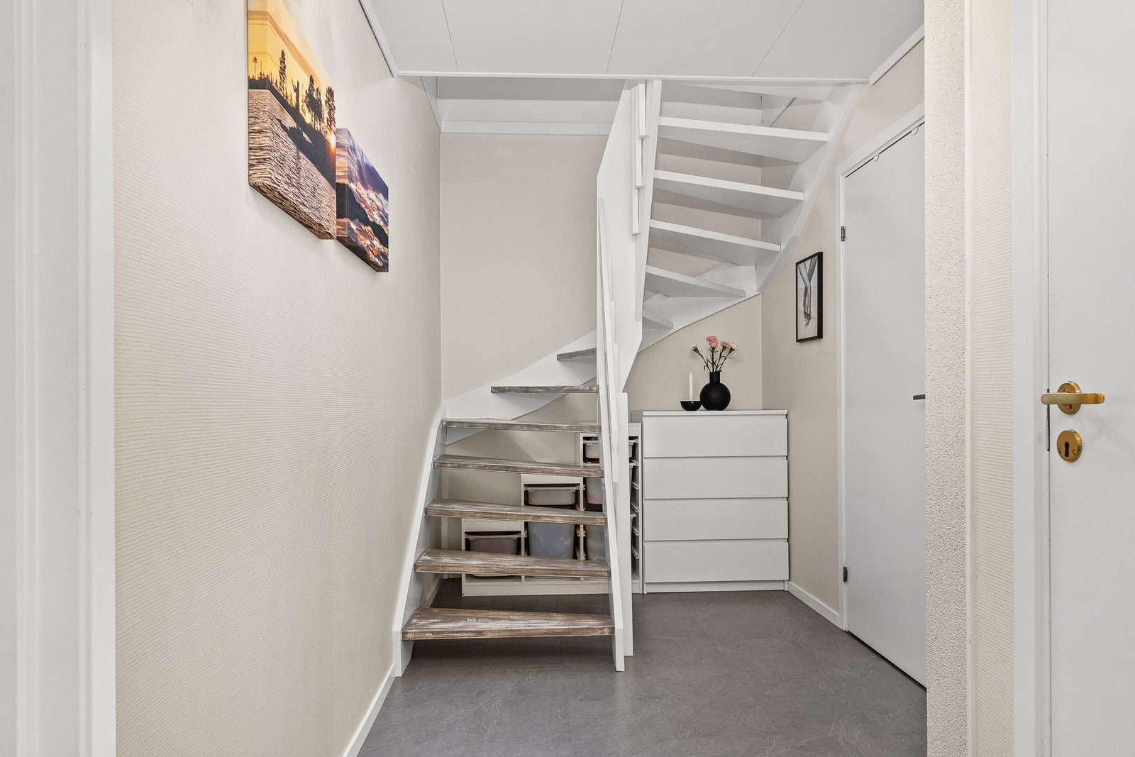 Trapperom/ gang Galleribilde