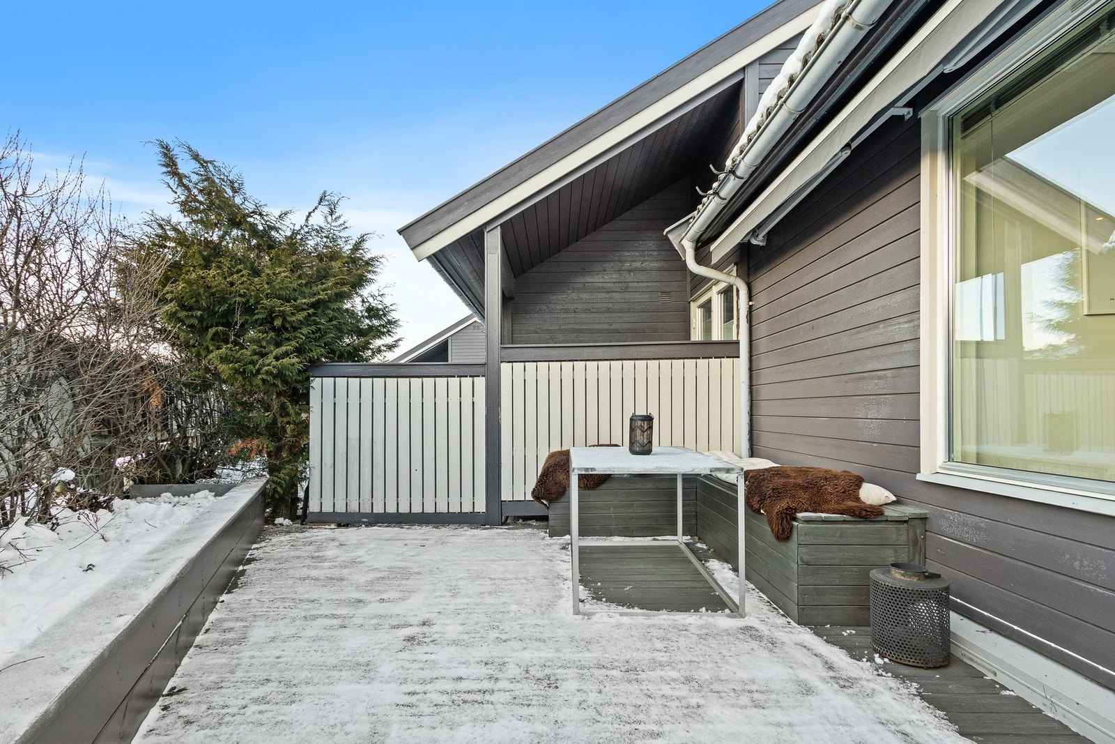 Veranda bakside. Galleribilde