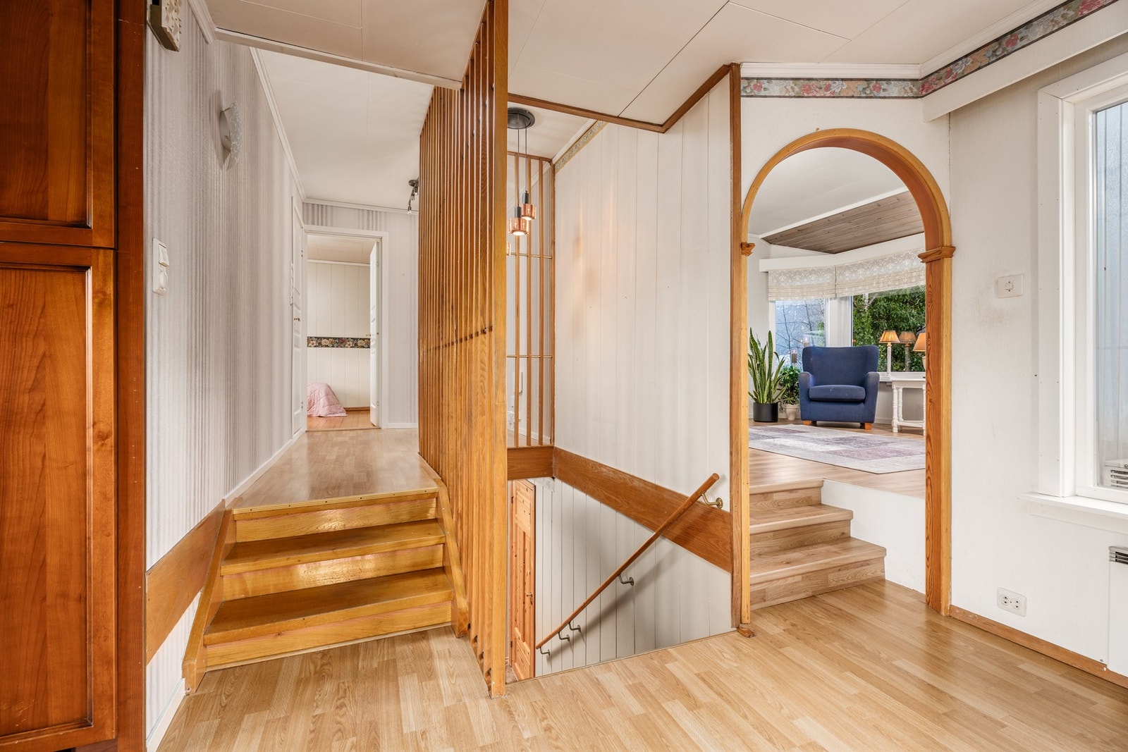 Trappen er dekorert med spiler som gir et stilfullt preg. Galleribilde