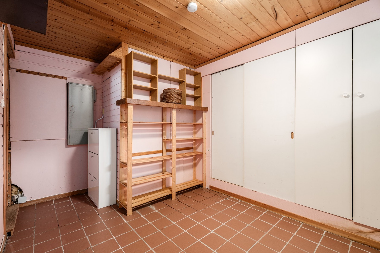 Praktisk utformet bod i boligen. Galleribilde