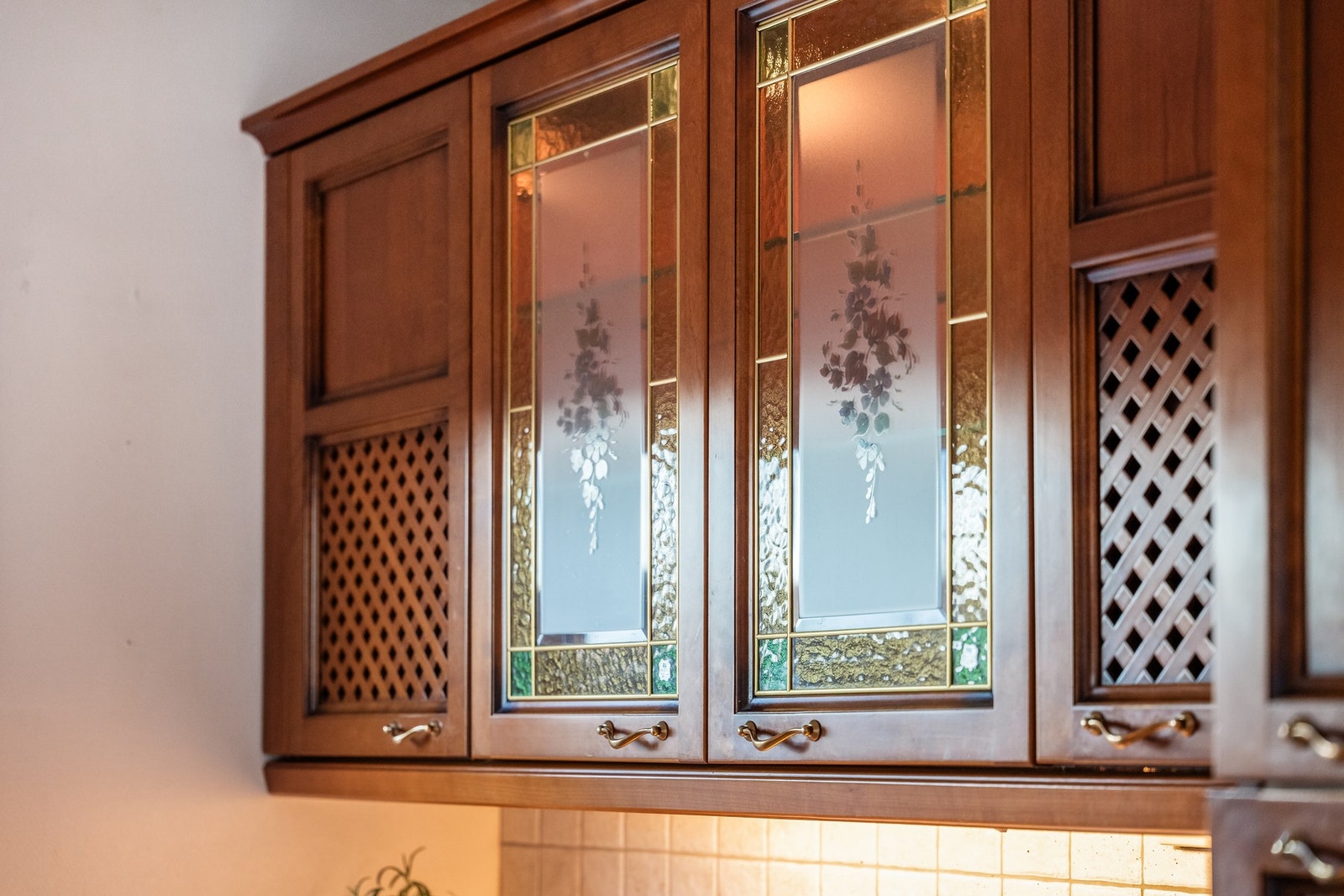 Kjøkkenet er fint utsmykket med flotte detaljer. Galleribilde