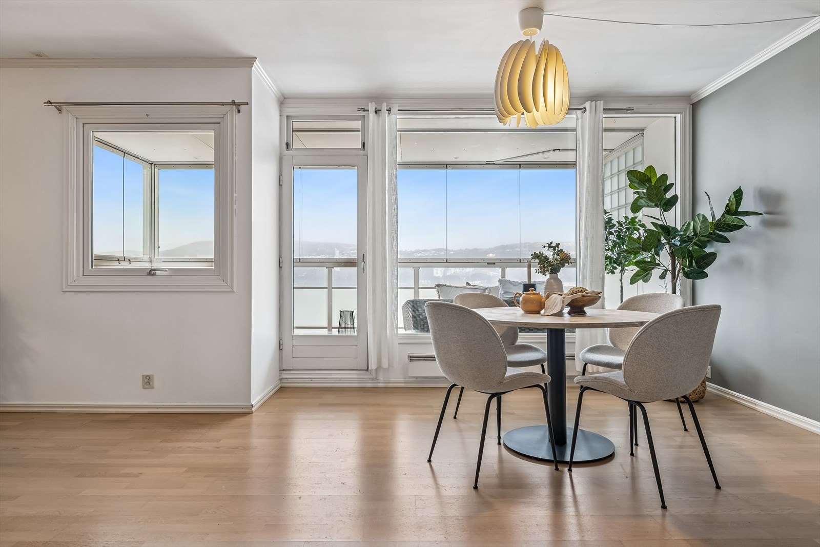 Stue/ spisestue Galleribilde