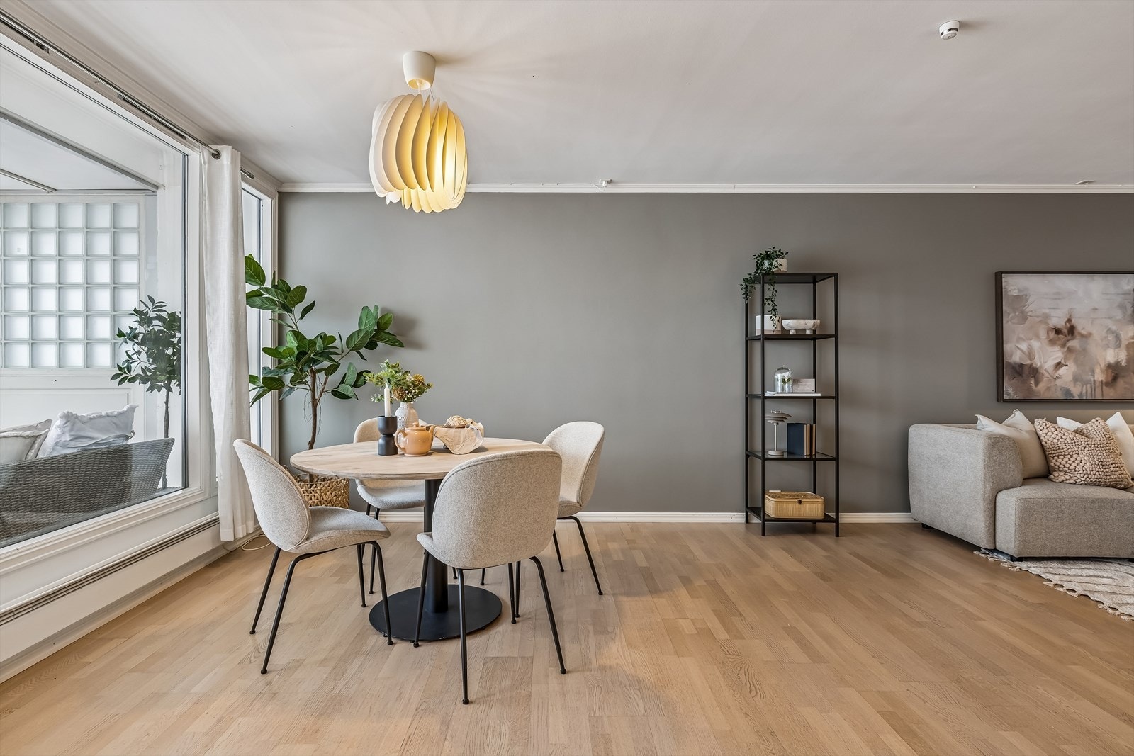 God plass til spisestue Galleribilde