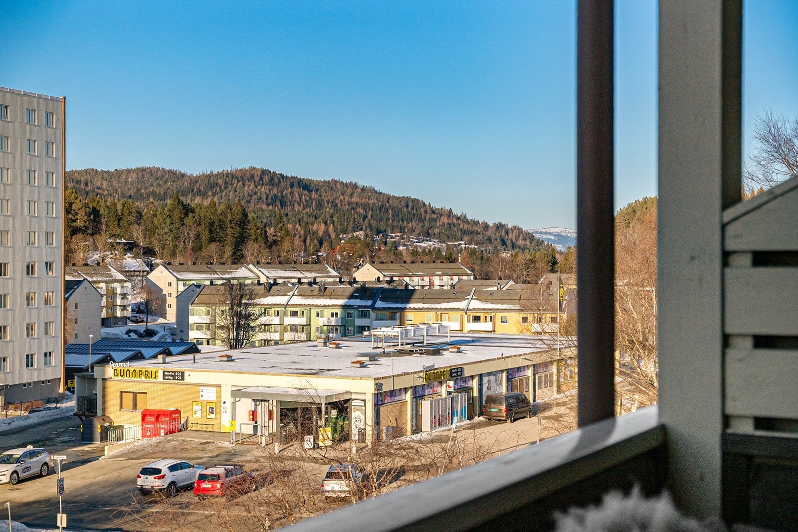 Her får du gangavstand til "alt" du trenger i hverdagen som blant annet dagligvarehandel, gode kollektivtilbud og ikke minst Bymarka. Galleribilde