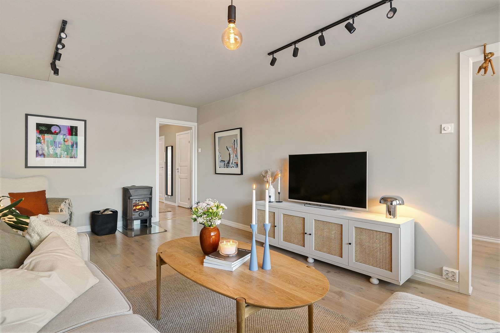 Ta kontakt dersom oppsatt visning ikke skulle passe! Galleribilde