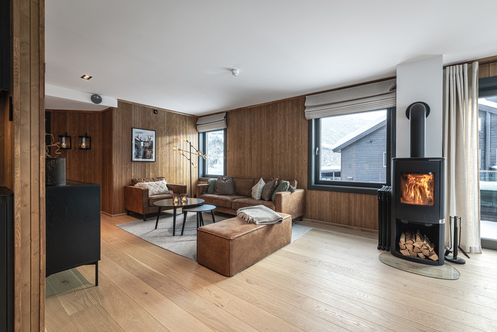 Peisovn sentralt i oppholdsrommet gir en ekstra lun og god følelse! Galleribilde