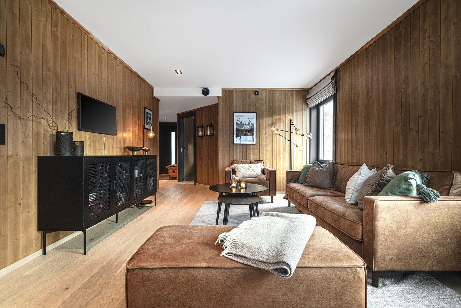 Stue mot gang, soverom og baderom. Galleribilde