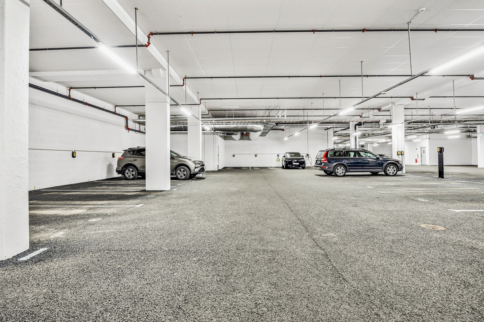 Garasjeplass med el-billader (må tegnes abonnement for å kunne lade) Galleribilde