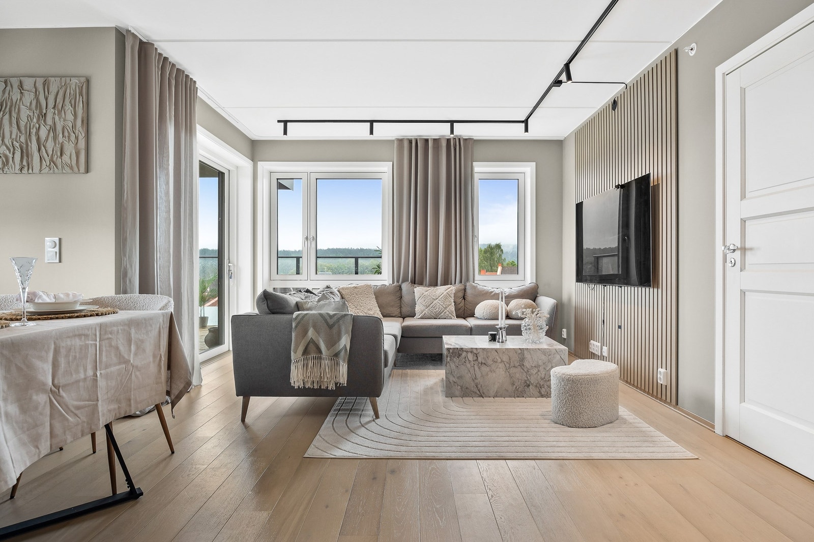 Dette er en særdeles pen leilighet med høy standard, 2 soverom, vannbåren varme og hjørneveranda med utsikt. Foto: Stine Prøitz Jørgensen Galleribilde