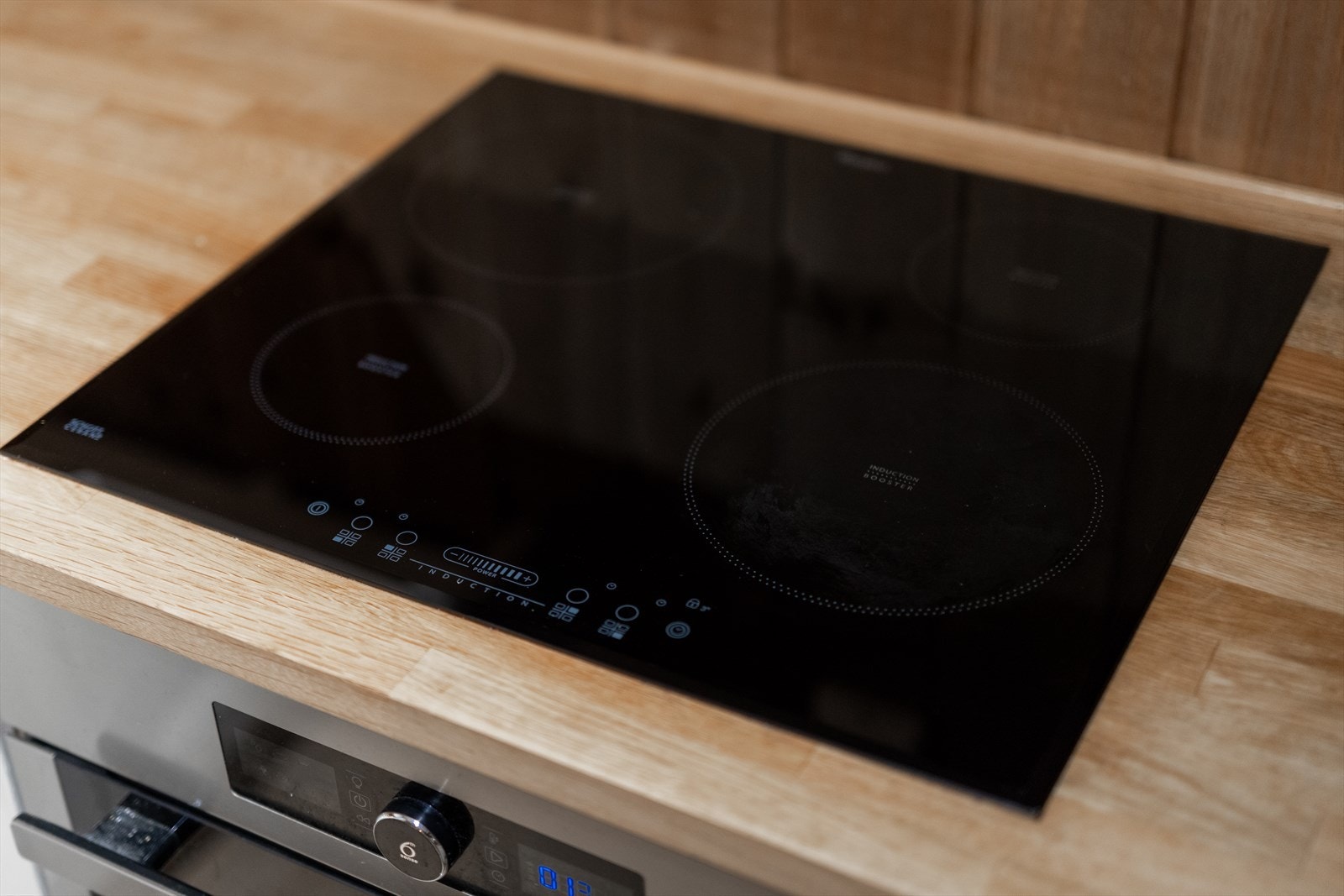 Alt av hvitevarer på kjøkkenet medfølger salget Galleribilde