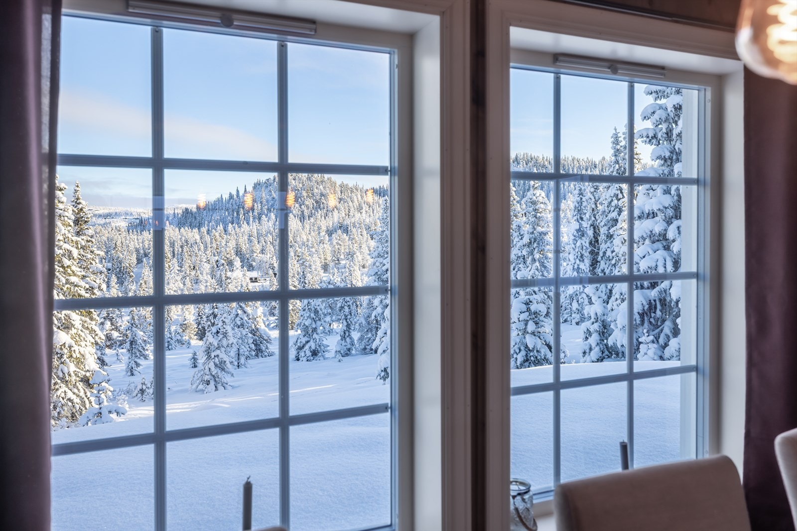 Usjenert beliggenhet med nydelig landskap rundt hytta. Her ligger du godt inne i terrenget Galleribilde