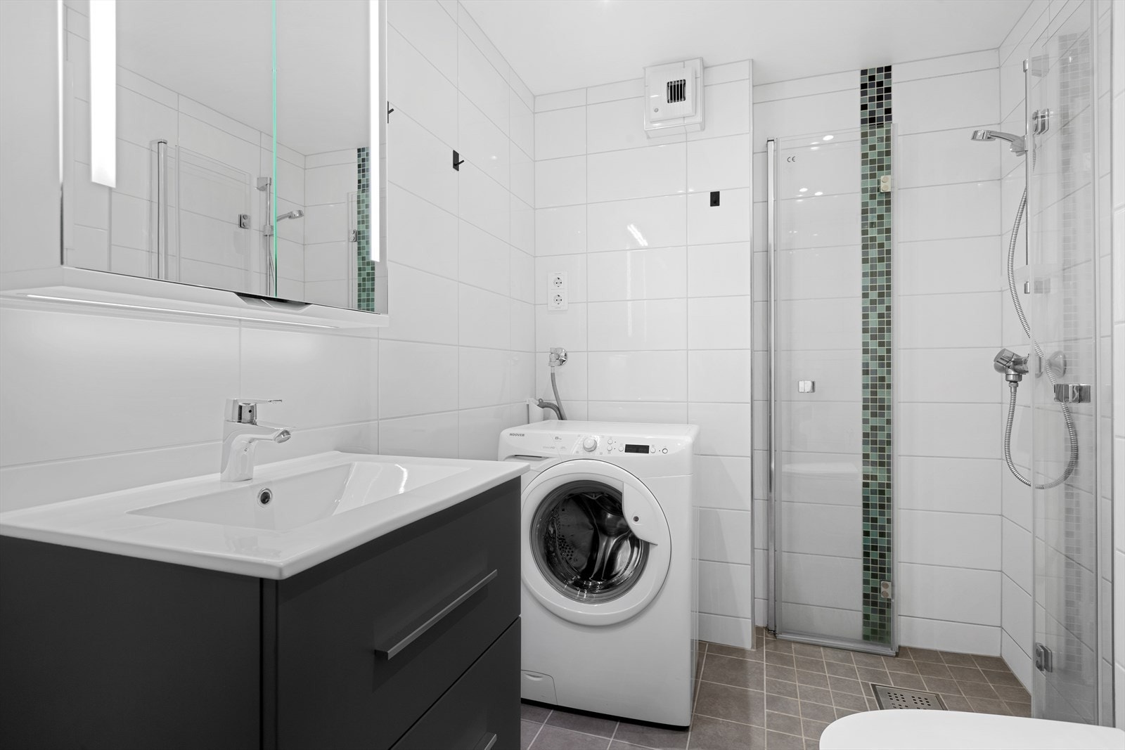 Flislagt bad Galleribilde