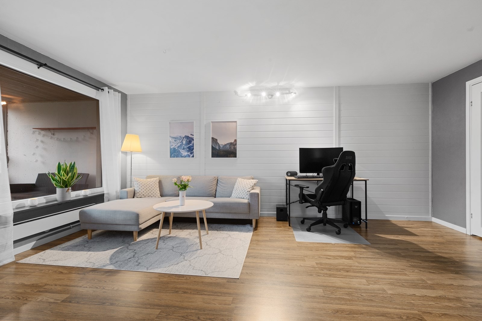 Lys og trivelig stue Galleribilde