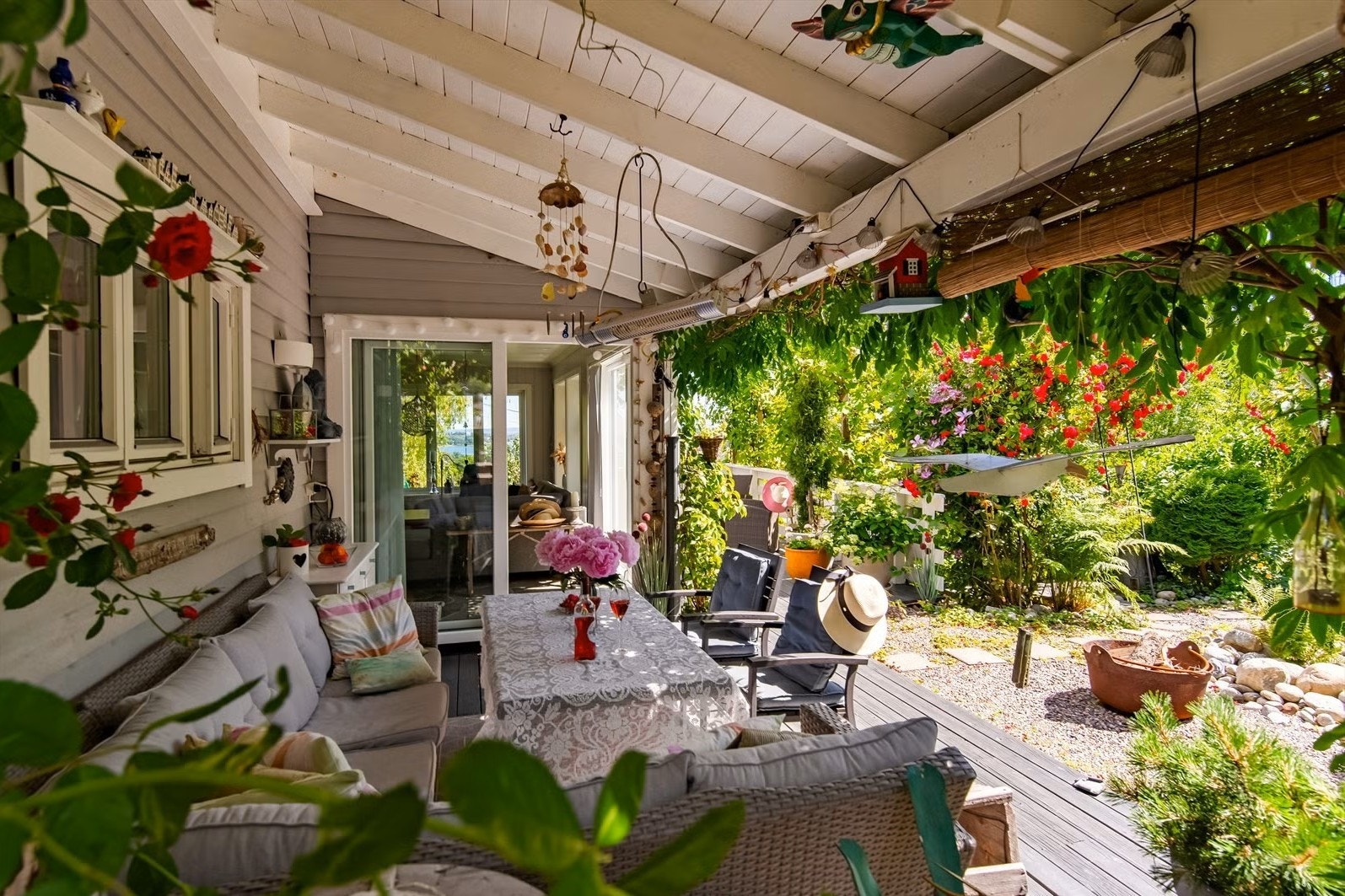 Direkte utgang til pergola og idylliske uteområder Galleribilde