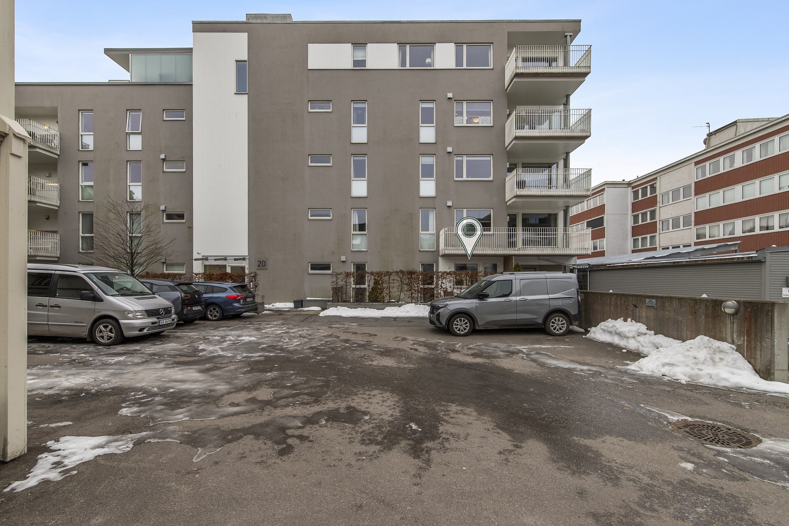 Leiligheten er gjennomgående og merket i bilde Galleribilde