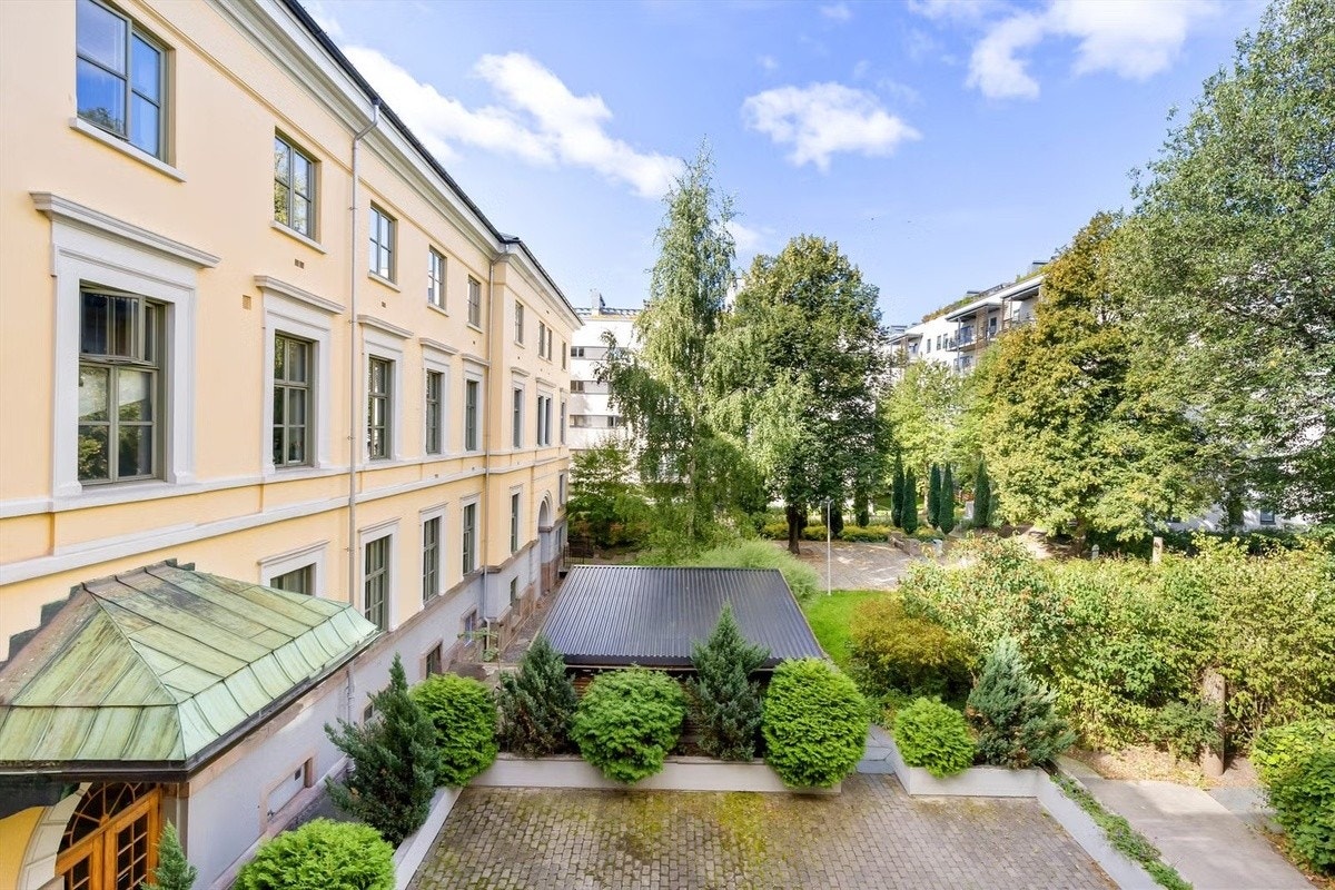 Uteområdet Galleribilde