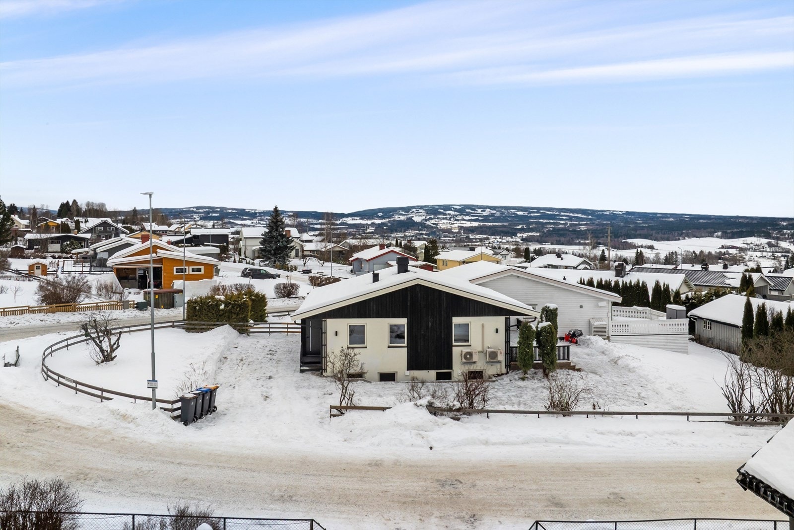 Dette er en halvpart av tomannsbolig med vesentlige oppgraderinger i 2025! Galleribilde