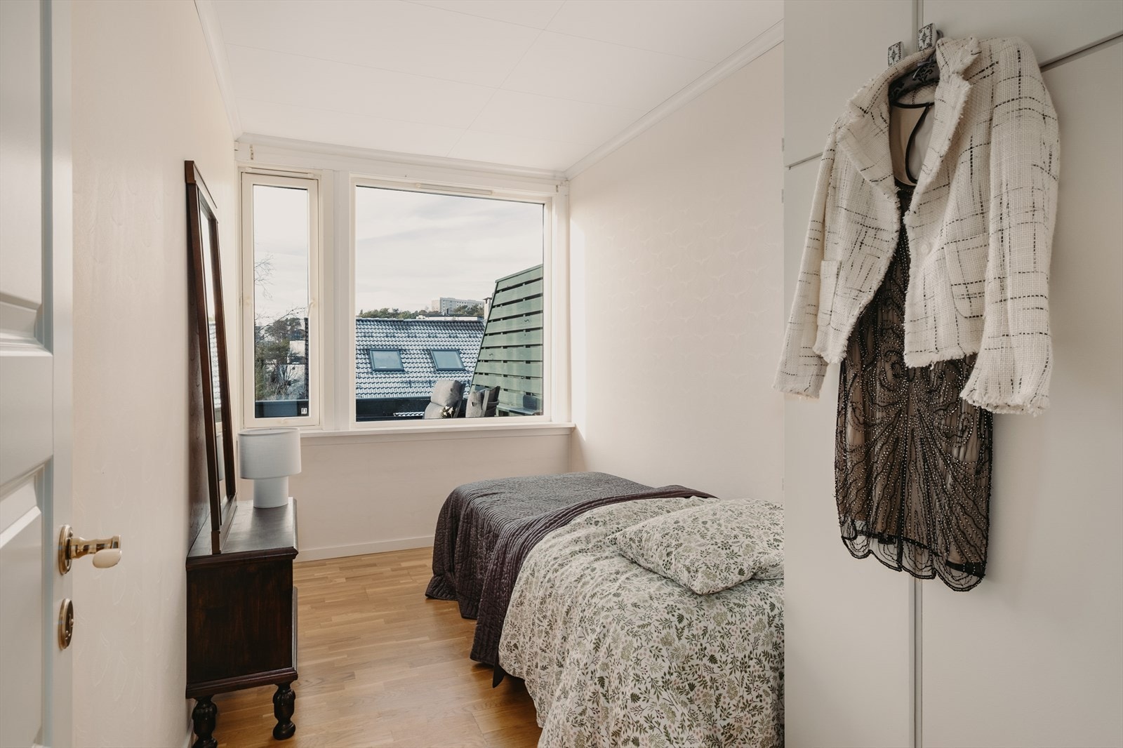 Soverom #1 ligger i hovedetasjen. Galleribilde