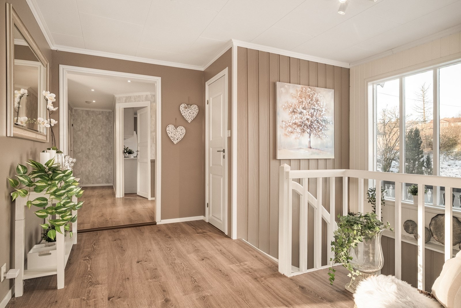 Godt lysinnslipp i trappegangen. Galleribilde