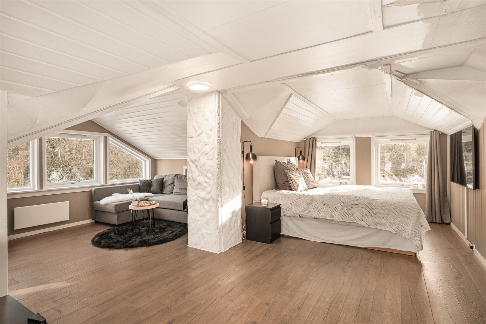 Soverommet var opprinnelig 2 soverom ihht godkjente tegninger. Galleribilde