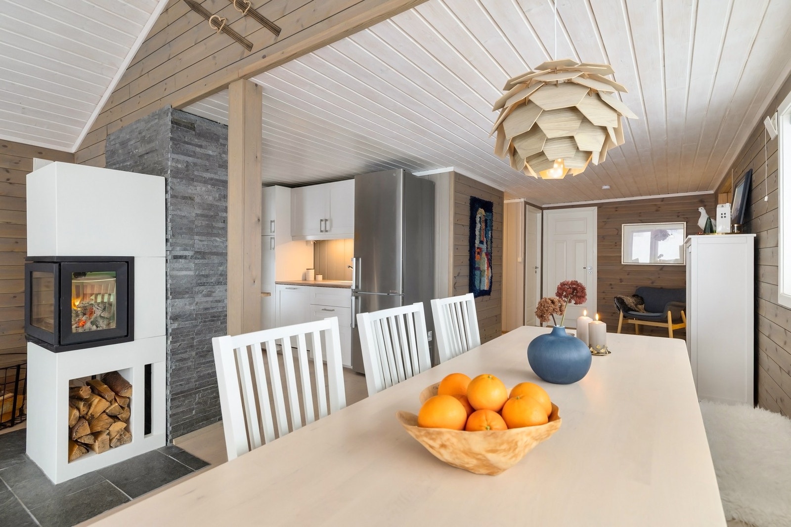 Naturlige materialvalg gir en lun og harmonisk stil. Galleribilde