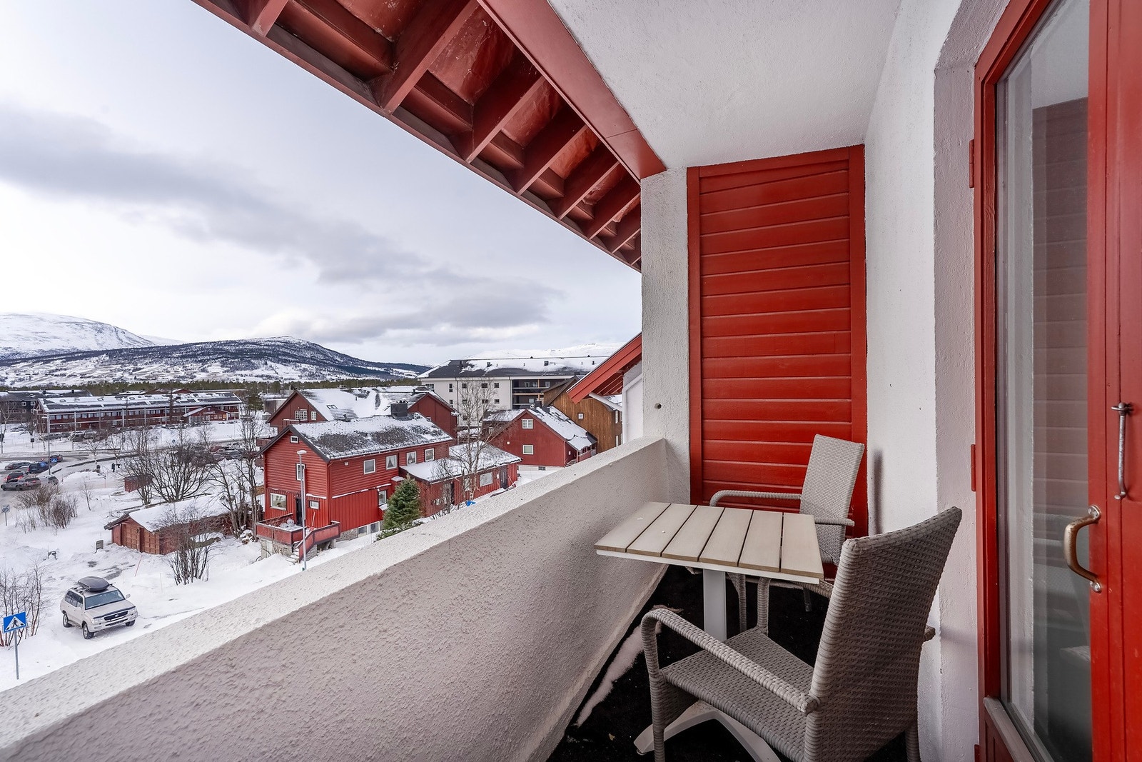 Veranda på 8 kvm med møbleringsmuligheter. Galleribilde