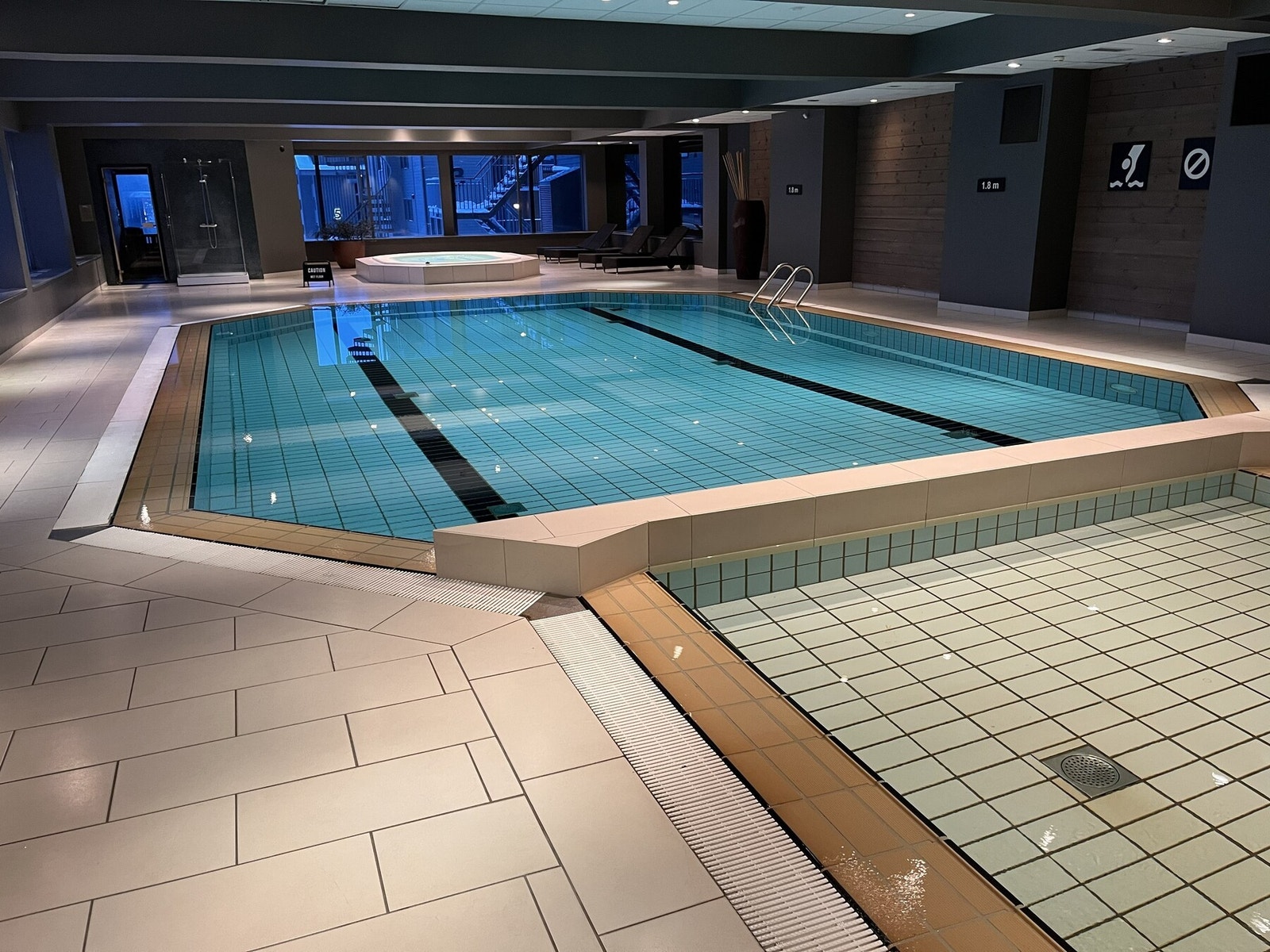 Som eier får du tilgang til svømmebasseng, jacuzzi, badstue, treningsrom og lekerom Galleribilde