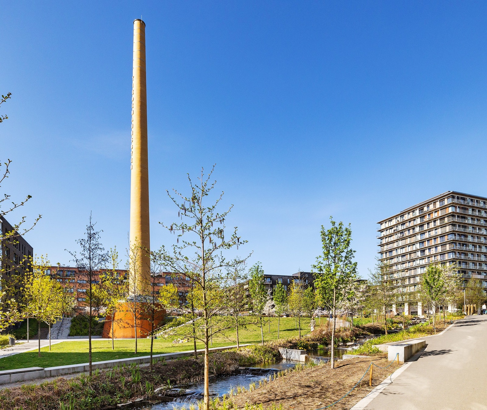 Tiedemannsparken er en av flere hyggelige grøntområder i nærheten. Galleribilde