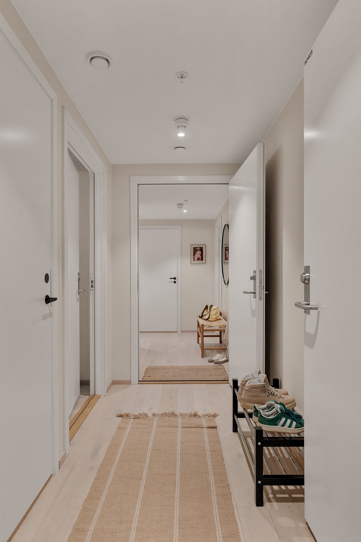 Planløsningen er effektiv og gjør det enkelt å skille private og sosiale soner. Galleribilde