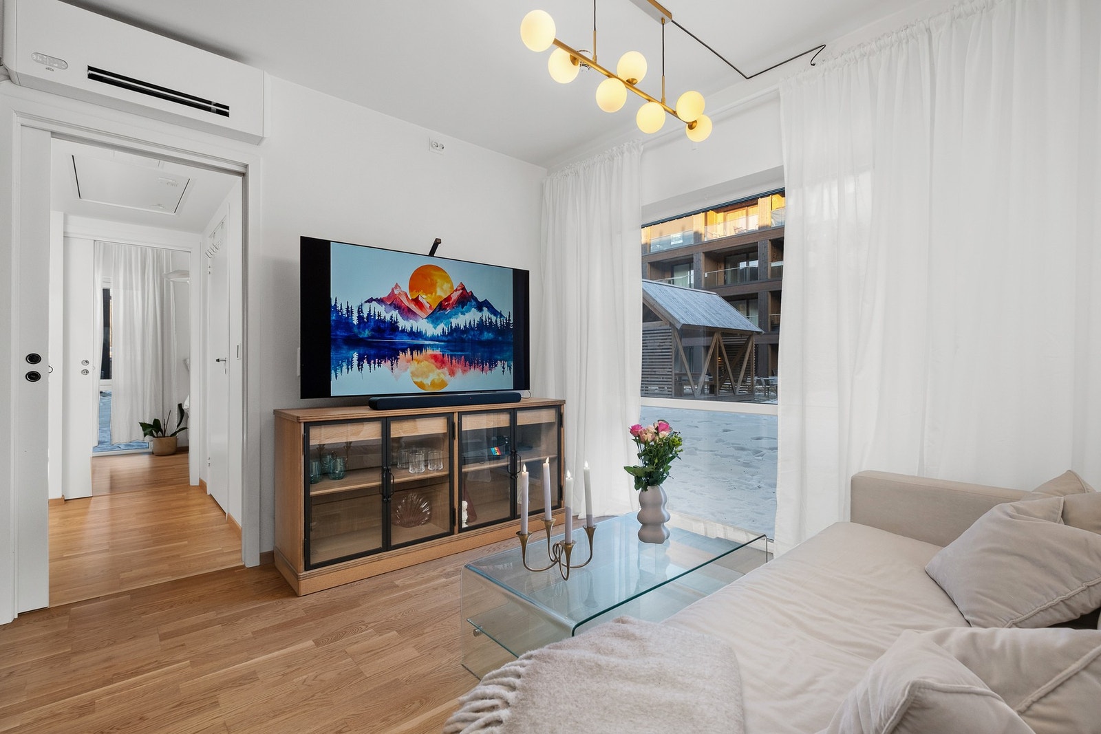 Dette er en lettstelt 2-roms leilighet beliggende i 1.etasje. Galleribilde