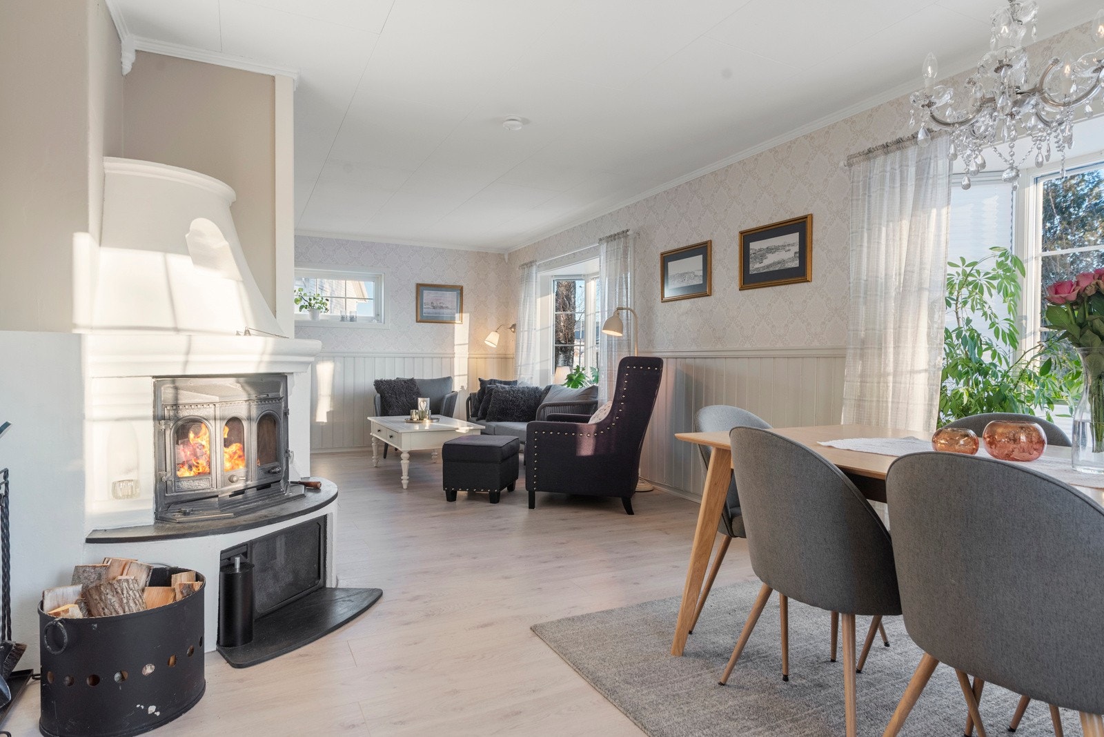 Stua er på romslige 29 kvm. Galleribilde