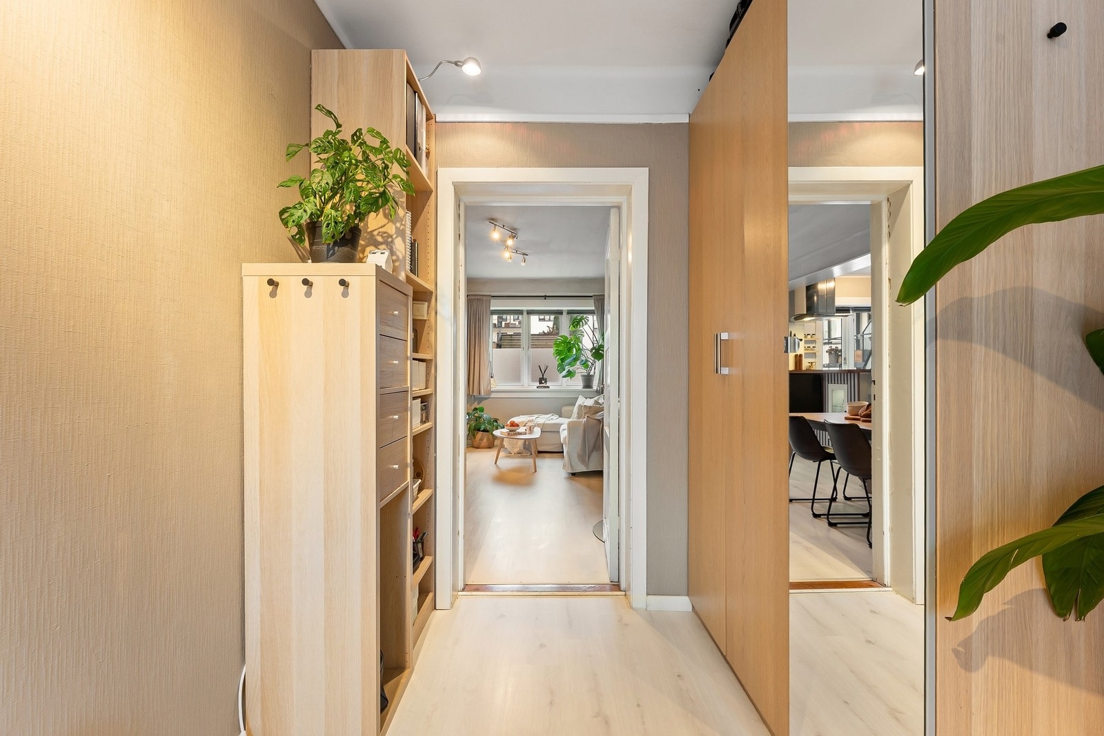 Godt med garderobeskap Galleribilde