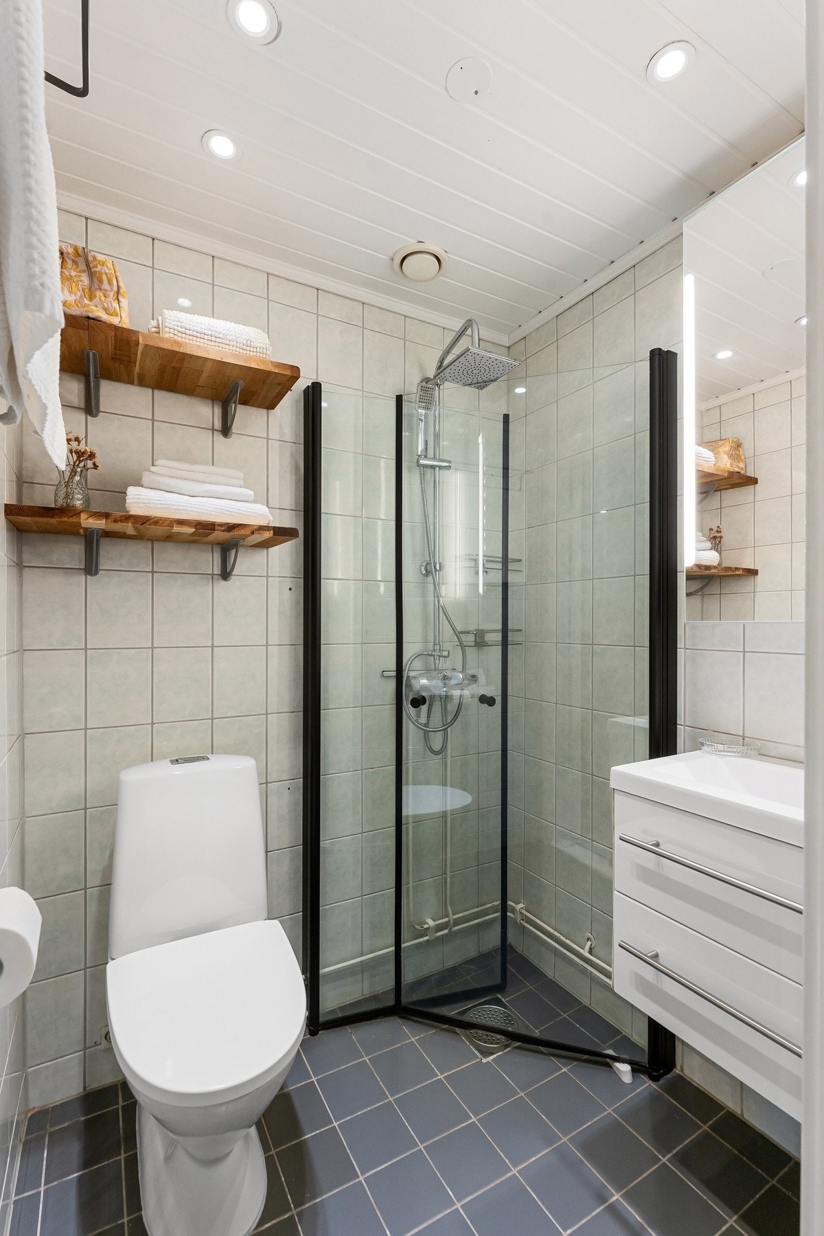 Pent baderom med varmekabler Galleribilde