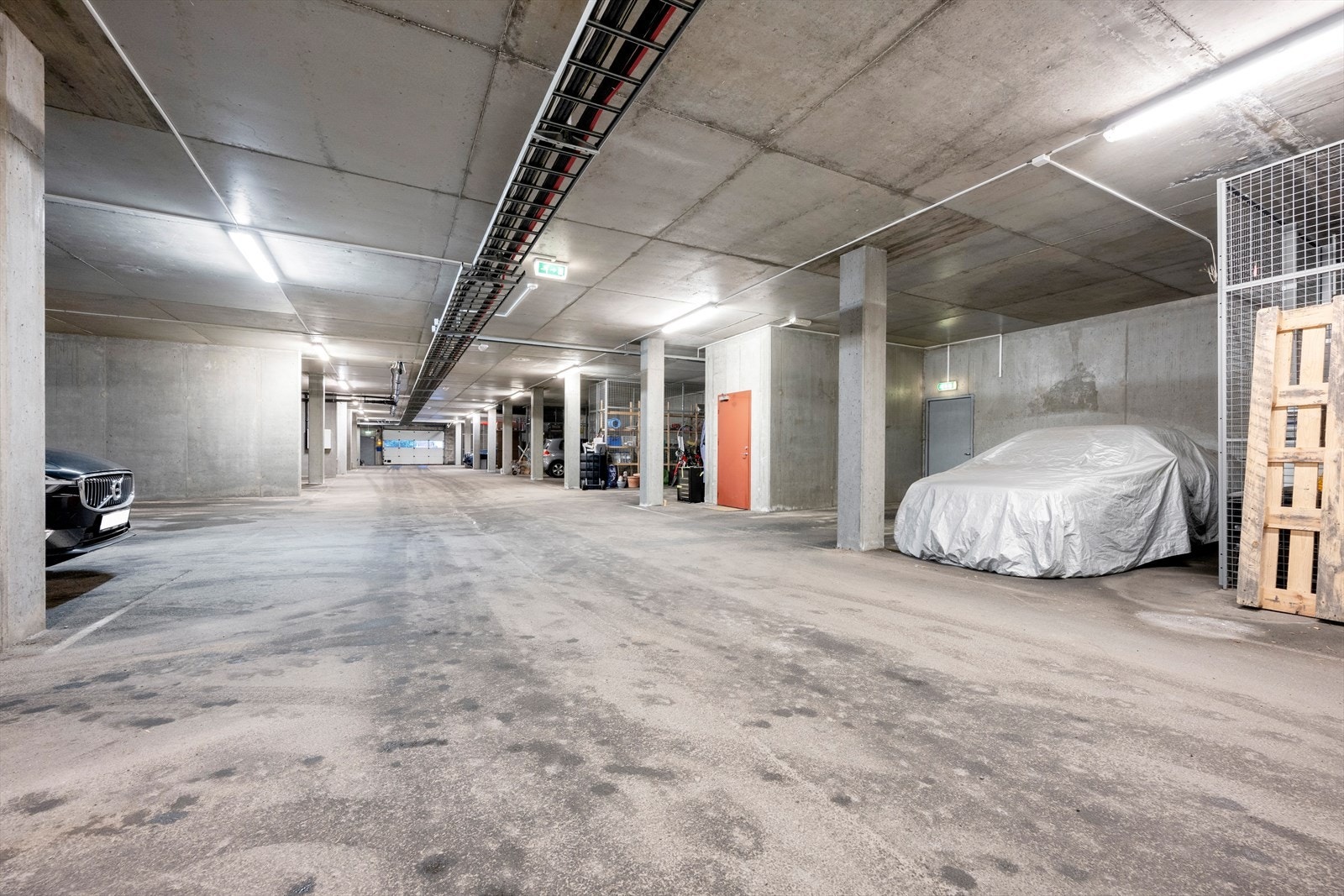 Garasjeplass i nabobygg Galleribilde