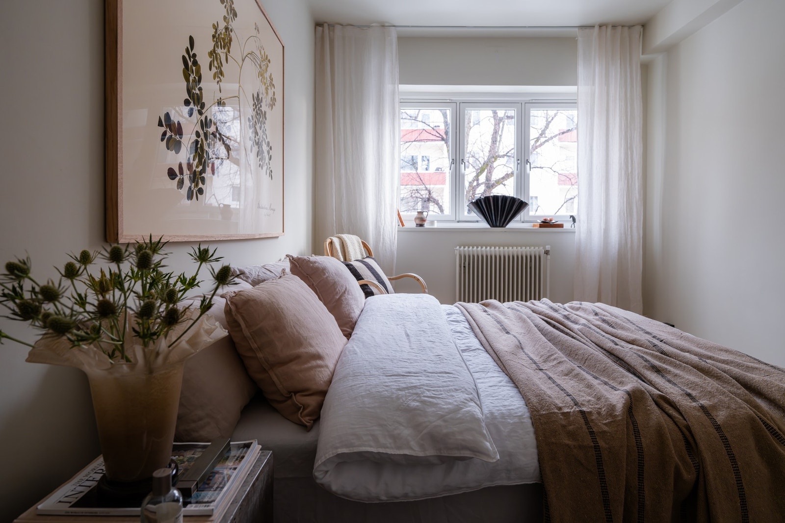 Her er det stor vindusflate som gir rikelig med naturlig lysinnslipp. Galleribilde