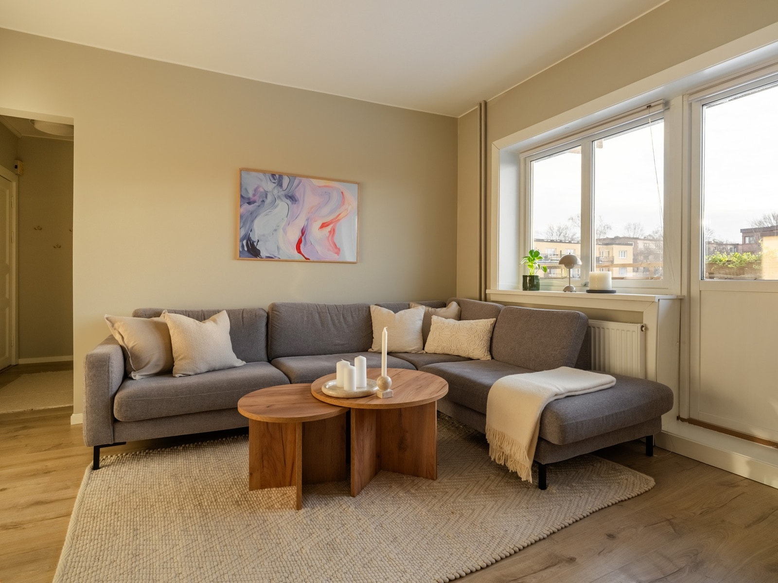 Varmtvann, fyring og fibernett er inkludert i felleskostnadene, noe som er ganske digg året rundt. Galleribilde