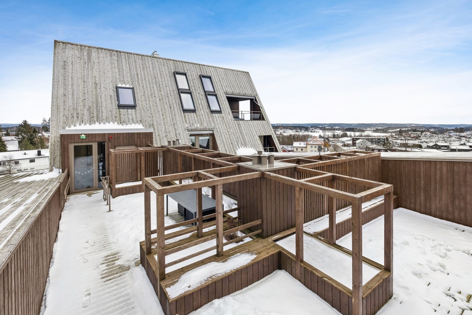 Det er også en stor, felles takterrasse som beboere kan benytte. Galleribilde
