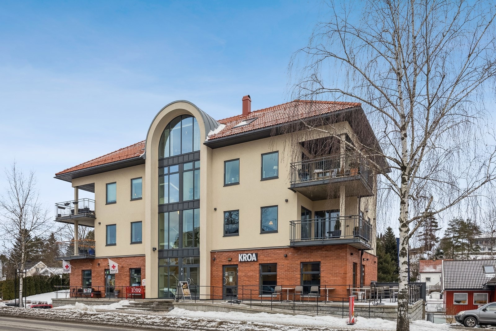 Sentrum kan by på flere spisesteder og servicefunksjoner. Galleribilde