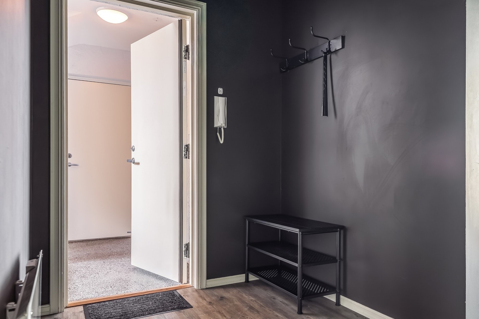 Her er det også plass til ekstra oppbevaringsmøblement. Galleribilde