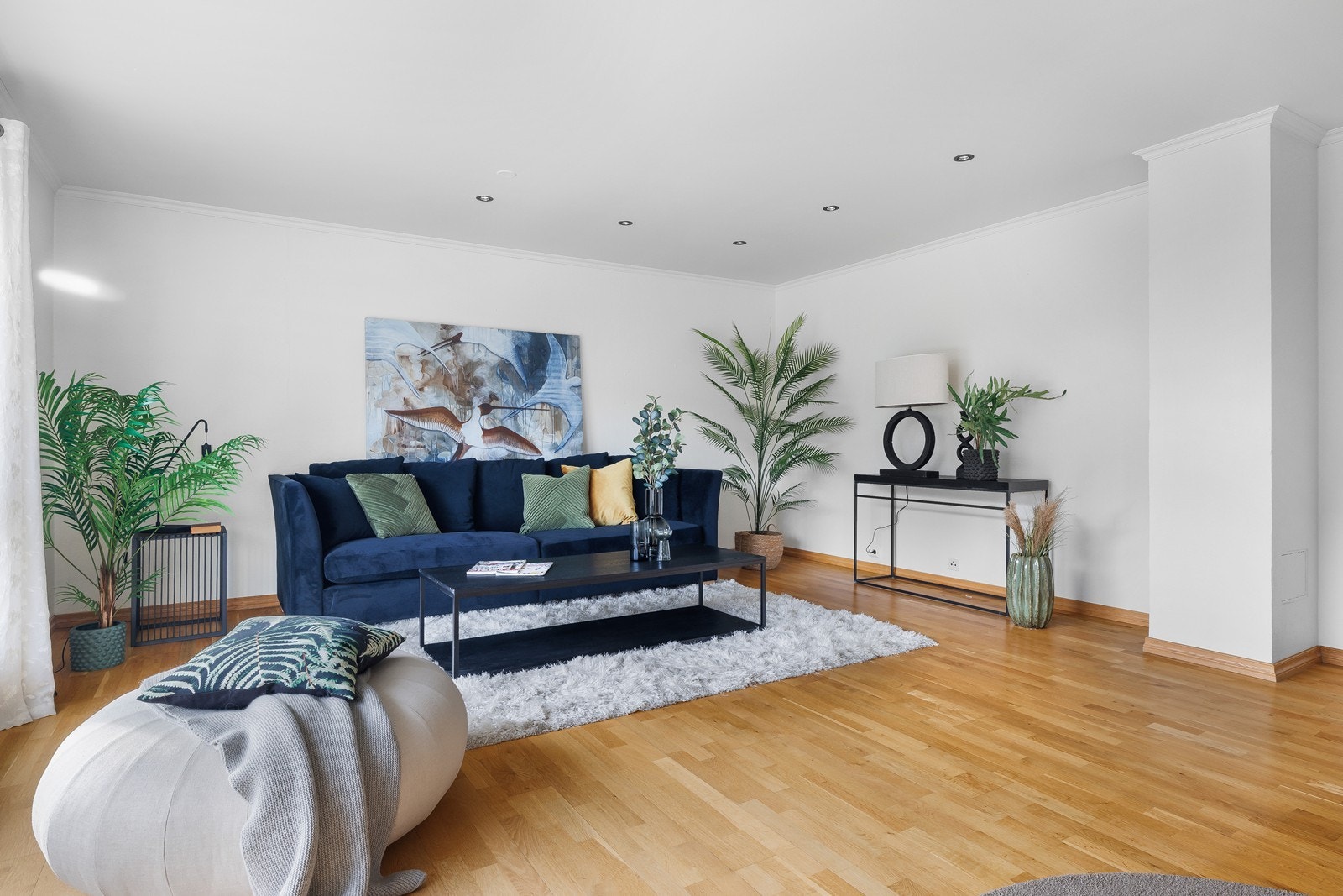 Leiligheten har elektrisk oppvarming, men har pipe og mulighet for å sette inn vedovn om ønskelig. Galleribilde